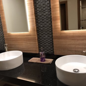 PSY Spa USA - Bathroom - Skin Care Near Me - San Leandro, California PSY Spa USA - Bathroom - Skin Care Near Me - San Leandro, California