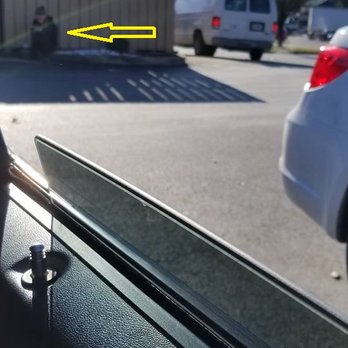 Hardee's - worker smoking 1 foot away from drive through lane - Fast Food Near Me - Lexington, Virginia