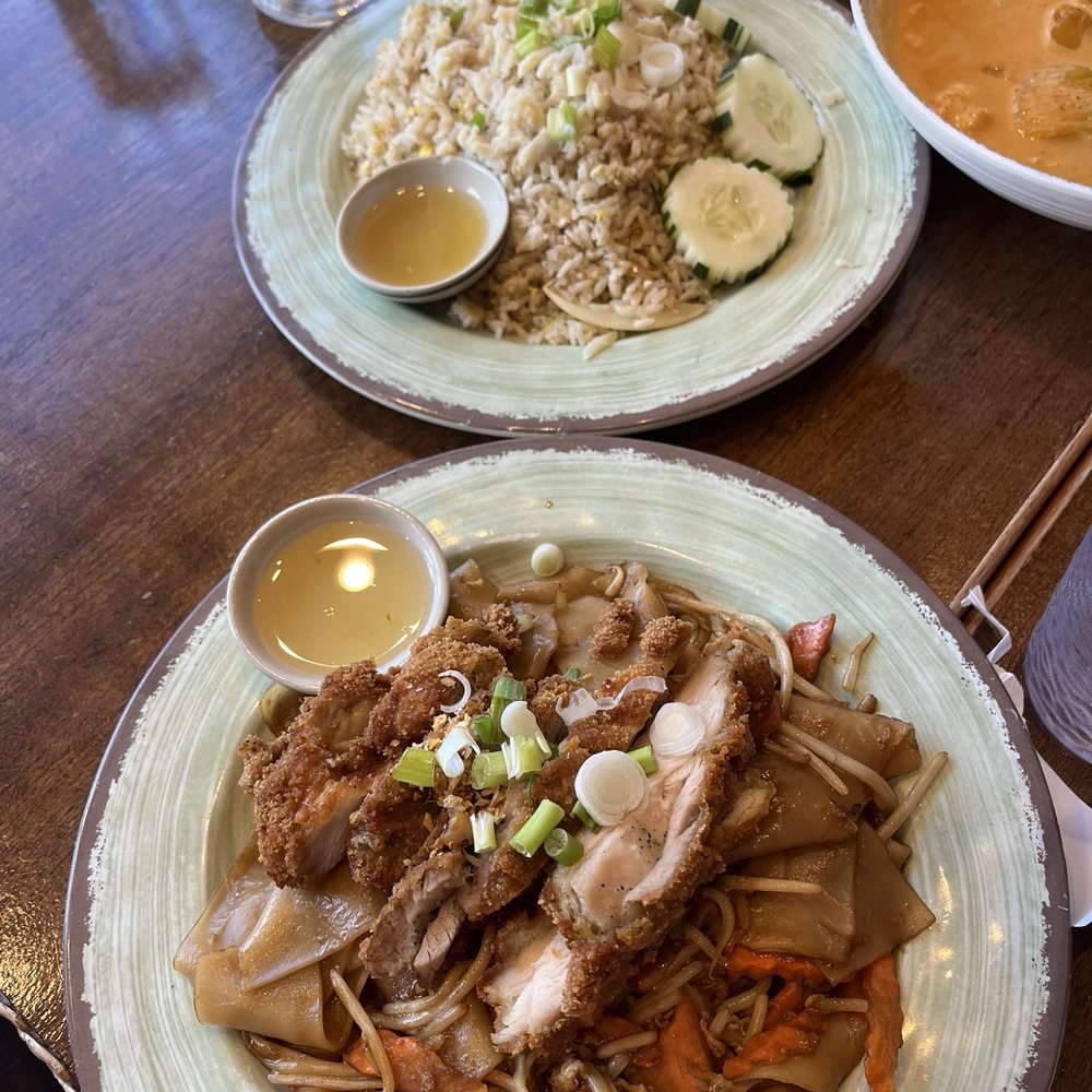 Kiin Lao & Thai Eatery - Pad see ew and crab fried rice - Laotian Near Me - Pittsburgh, Pennsylvania Kiin Lao & Thai Eatery - Pad see ew and crab fried rice - Laotian Near Me - Pittsburgh, Pennsylvania