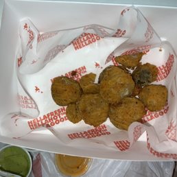 Fried pickles (pretty good, but the coating slips off easily) 8/10