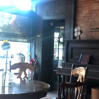 Brew House Coffee & Bake Shop - Coffee & Tea Near Me - Maumee, Ohio