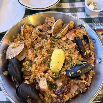 Cafe Fina - Traditional Paella - Seafood Near Me - Monterey, California