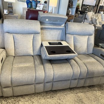 Rooms To Go - Sofá recliner and console made with polyster and chenille. It's very soft and so comfortable. - Furniture Stores Near Me - Selma, Texas Rooms To Go - Sofá recliner and console made with polyster and chenille. It's very soft and so comfortable. - Furniture Stores Near Me - Selma, Texas
