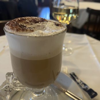 Le Basilic - Cappuccino - French Near Me - Paris, 75 Le Basilic - Cappuccino - French Near Me - Paris, 75