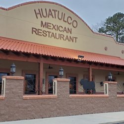 Huatulco Mexican Restaurant - Front of Huatulco Mexican Restaurant. Winfield,AL near Pirates Den
