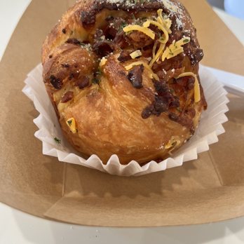 Three Lemons - Maple Bacon Cruffin @Three Lemons - Bakeries Near Me - Richmond Hill, Georgia Three Lemons - Maple Bacon Cruffin @Three Lemons - Bakeries Near Me - Richmond Hill, Georgia