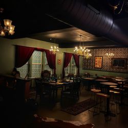 Grandpa Bar - Getting a feel for the nighttime vibe