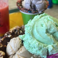 Mateo's Ice Cream & Fruit Bars - Pistachio and banana ice cream
