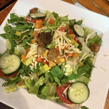 Poor People's Pub - House salad - Pubs Near Me - New Shoreham, Rhode Island
