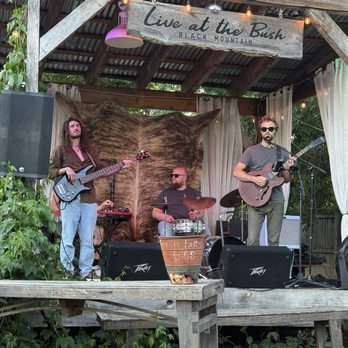 Bush Farmhouse - Live band - Breakfast & Brunch Near Me - Black Mountain, North Carolina Bush Farmhouse - Live band - Breakfast & Brunch Near Me - Black Mountain, North Carolina