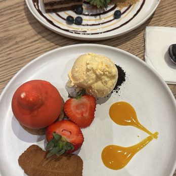 A La Mousse - Tangerine Cheesescake Coffee Cream Cake - Desserts Near Me - Philadelphia, Pennsylvania A La Mousse - Tangerine Cheesescake Coffee Cream Cake - Desserts Near Me - Philadelphia, Pennsylvania