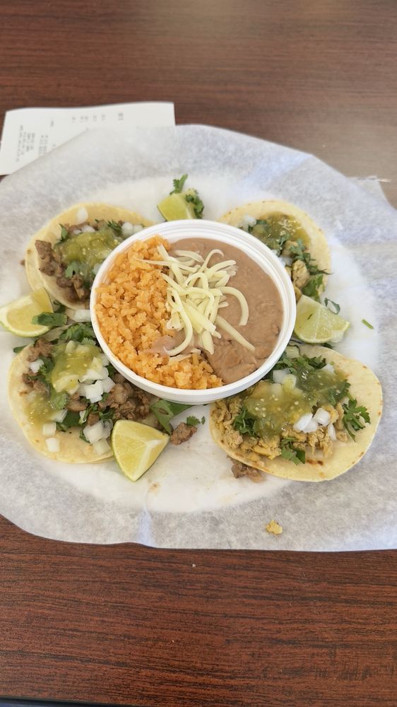 Food from Don Carlos Street Tacos