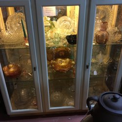 NC Plantation Antiques - Carnival and elegant glass, Dugan-Diamond and Fenton Glass.