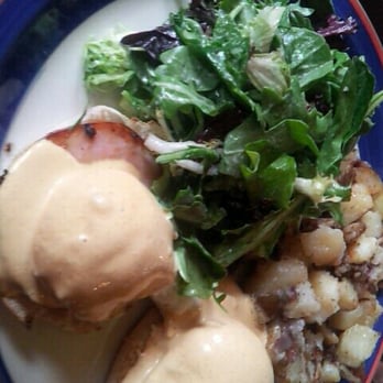 Miriam - Egg Benedict - Wine Bars Near Me - Brooklyn, New York