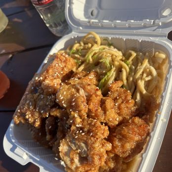 WH42 - Chicken Noodles so good so big - Food Trucks Near Me - San Francisco, California WH42 - Chicken Noodles so good so big - Food Trucks Near Me - San Francisco, California