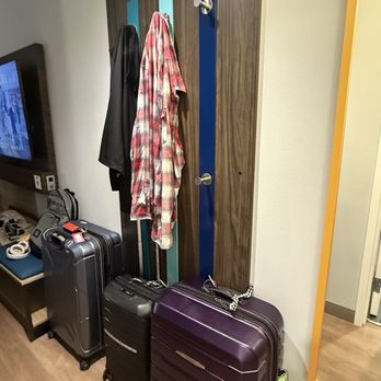 Tru by Hilton Miami West Brickell - No closet - Hotels Near Me - Miami, Florida