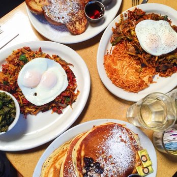 Gravy - Corned beef hash w eggs over easy, challah bread French toast, & blueberry pecan pancakes - American Near Me - Portland, Oregon