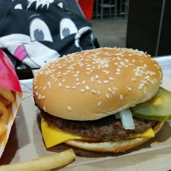 McDonald's - Quarter Pounder with cheese - Fast Food Near Me - New Castle, Delaware