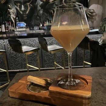 Dearly Beloved - Cocktail Bars Near Me - Chicago, Illinois