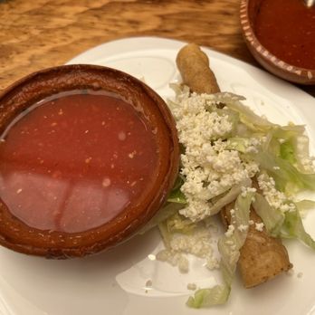 El Rincón de la Abuela - Taco dorado - Mexican Near Me - Tlaquepaque, JAL