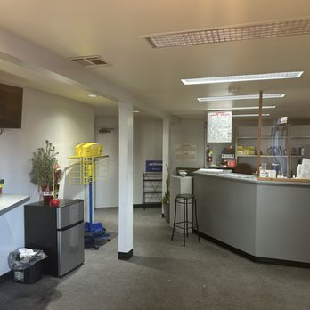 Fahrenheit Auto Repair - Front desk - Auto Repair Near Me - Richmond, California Fahrenheit Auto Repair - Front desk - Auto Repair Near Me - Richmond, California