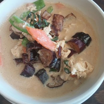 Dara Thai Restaurant - Eggplant Chicken Green Curry - Thai Near Me - Flagstaff, Arizona