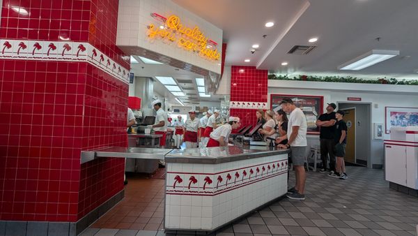 In-N-Out Burger by null