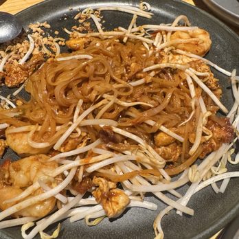 Kha Thai Kitchen - Shrimp pad Thai - Thai Near Me - Houston, Texas Kha Thai Kitchen - Shrimp pad Thai - Thai Near Me - Houston, Texas