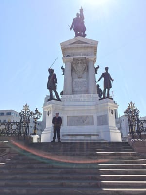 Monumento a Los Heroes de Iquique by null