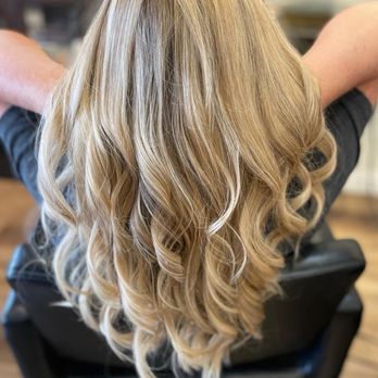 Salon Mirror Mirror - Blonde highlights & blow outs! - Hair Salons Near Me - Solana Beach, California Salon Mirror Mirror - Blonde highlights & blow outs! - Hair Salons Near Me - Solana Beach, California