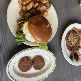 DELUXE TOWN DINER - Updated July 2024 - 304 Photos &amp; 796 Reviews - 627 ...