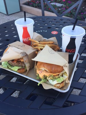 D-Luxe Burger by null