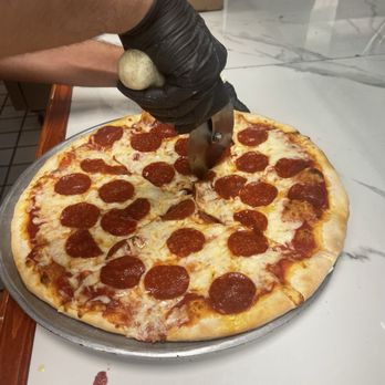 I Love Ny Pizza - Pepperoni pizza - Italian Near Me - Durham, North Carolina I Love Ny Pizza - Pepperoni pizza - Italian Near Me - Durham, North Carolina
