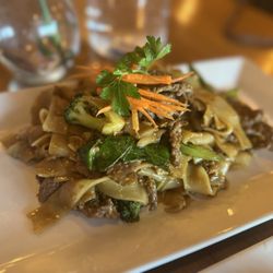 Bhan Thai - Marlton - Beef phat se ew.