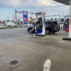  Mobil Service Station
