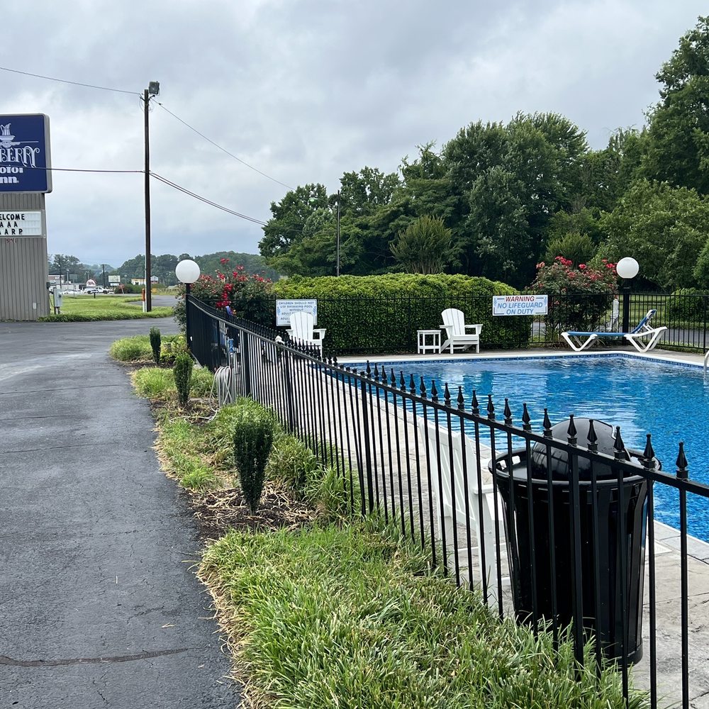 Mayberry Motor Inn - Hotels Near Me - Mount Airy, North Carolina Mayberry Motor Inn - Hotels Near Me - Mount Airy, North Carolina