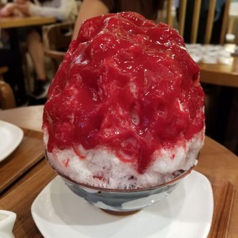 Via Tokyo - Strawberry shaved ice.  My husband wasn't a fan. - Desserts Near Me - Hong Kong, HK