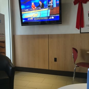 Red Mango - View from my seat. - Ice Cream & Frozen Yogurt Near Me - New Hyde Park, New York