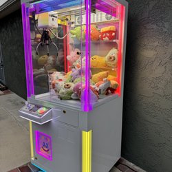 Lucky Claw - Our Big Claw machine with customizable LED colors to match your event theme!