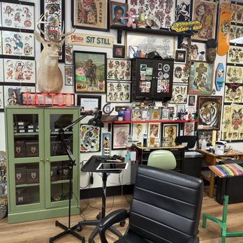 Bold House Tattoo - Tattoo Near Me - Brentwood, North Carolina Bold House Tattoo - Tattoo Near Me - Brentwood, North Carolina