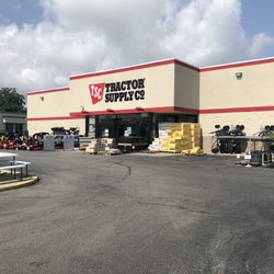 Tractor Supply - Online order curbside pickup