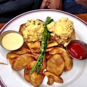 Carlyle - Crab Cakes...... #Brunch - New American Near Me - Arlington, Virginia