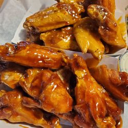 Beef 'O' Brady's - Kentucky Bourbon and Spicy Jalepeno and Garlic Parmesan mix traditional wings