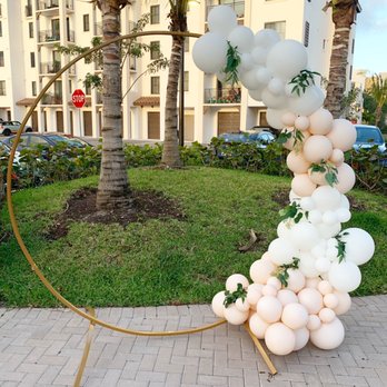 Bling Balloon Bar - Gold circle hoop with organic balloon garland - Balloon Services Near Me Bling Balloon Bar - Gold circle hoop with organic balloon garland - Balloon Services Near Me