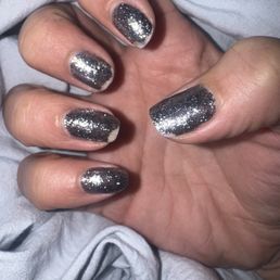 Day 4 after getting a gel manicure. I should've  taken a picture every day as my nails started chipping the next day.