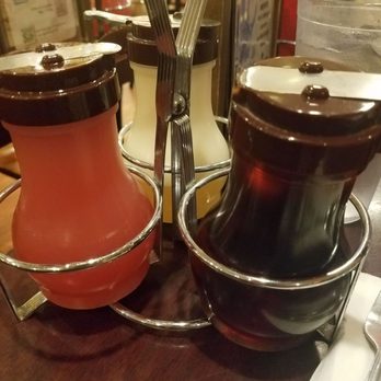Eggs 'n Things - Three different types of syrup - Breakfast & Brunch Near Me - Honolulu, Hawaii