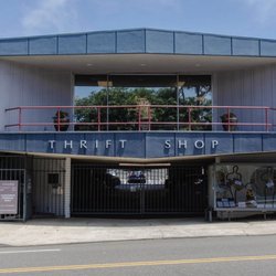 Assistance League of Laguna Beach - Entrance to thrift shop