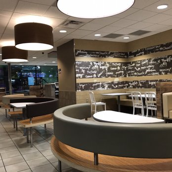 McDonald's - Inside - Fast Food Near Me - Gallup, New Mexico