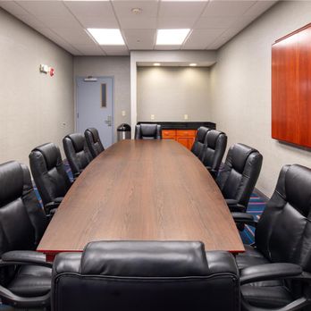 Hampton Inn Omaha West-Lakeside - Meeting Room - Hotels Near Me - Omaha, Nebraska Hampton Inn Omaha West-Lakeside - Meeting Room - Hotels Near Me - Omaha, Nebraska