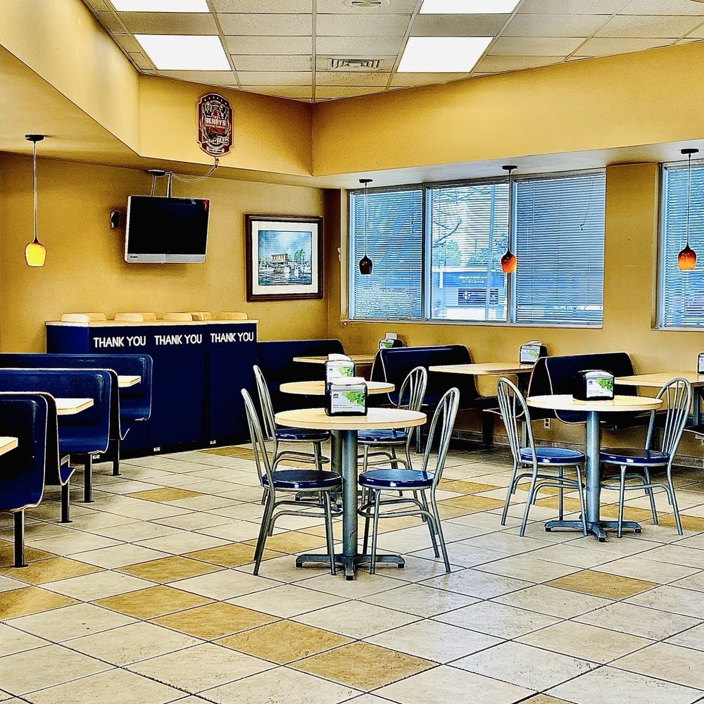 Rally - Super clean Inside dining w/booths & tables. Nice & bright w/good vibes OuiOui. - Convenience Stores Near Me - Clearwater, Florida Rally - Super clean Inside dining w/booths & tables. Nice & bright w/good vibes OuiOui. - Convenience Stores Near Me - Clearwater, Florida